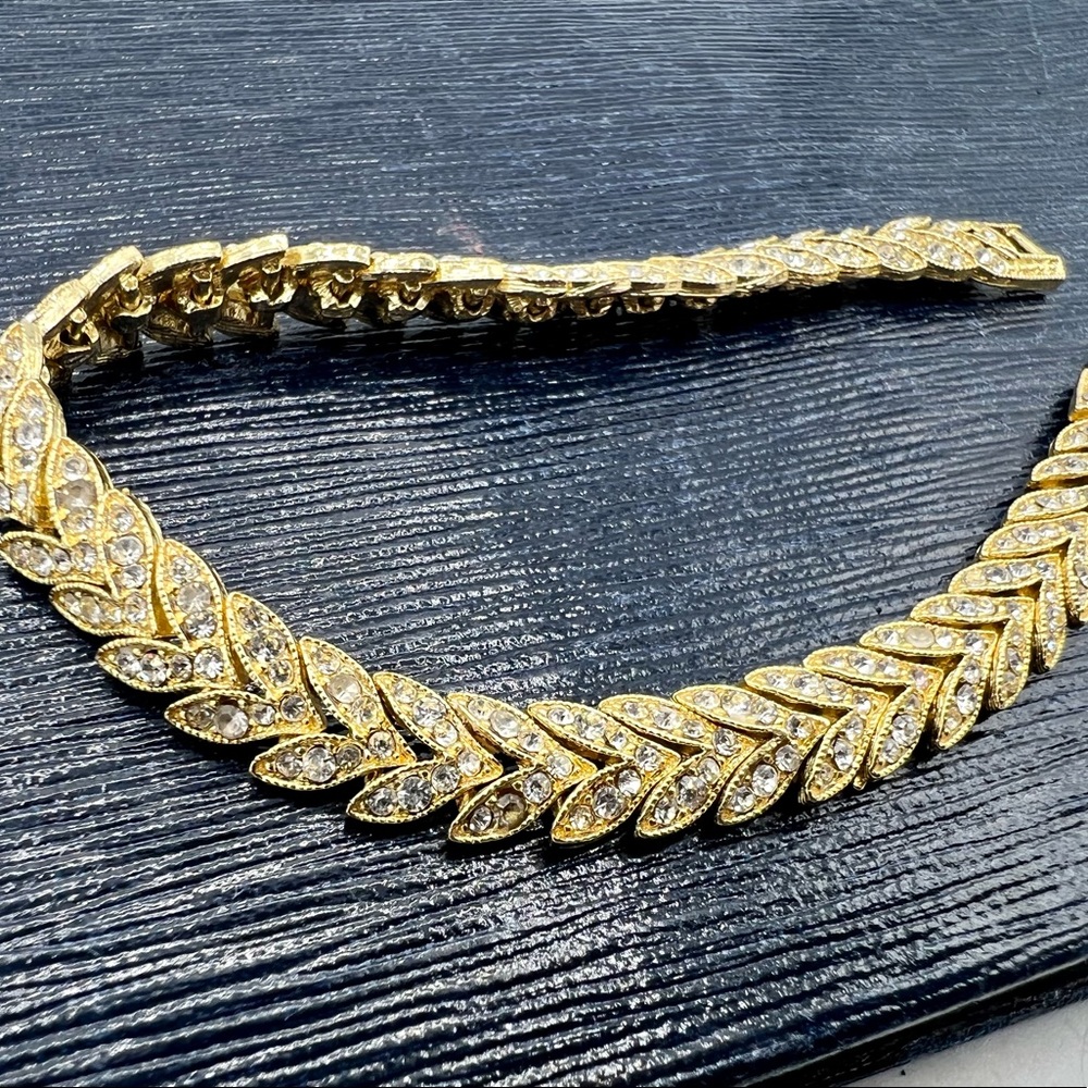 Vintage leafy gold tone rhinestone bracelet estate costume jewelry 7” - Picture 14 of 14